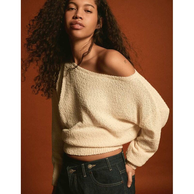 Bershka Asymmetric jumper in ecru-White 113380651