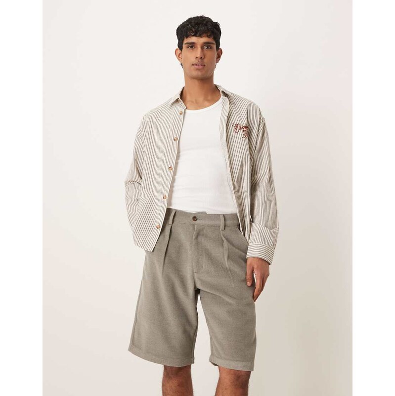 Prohibited double pleated shorts in grey