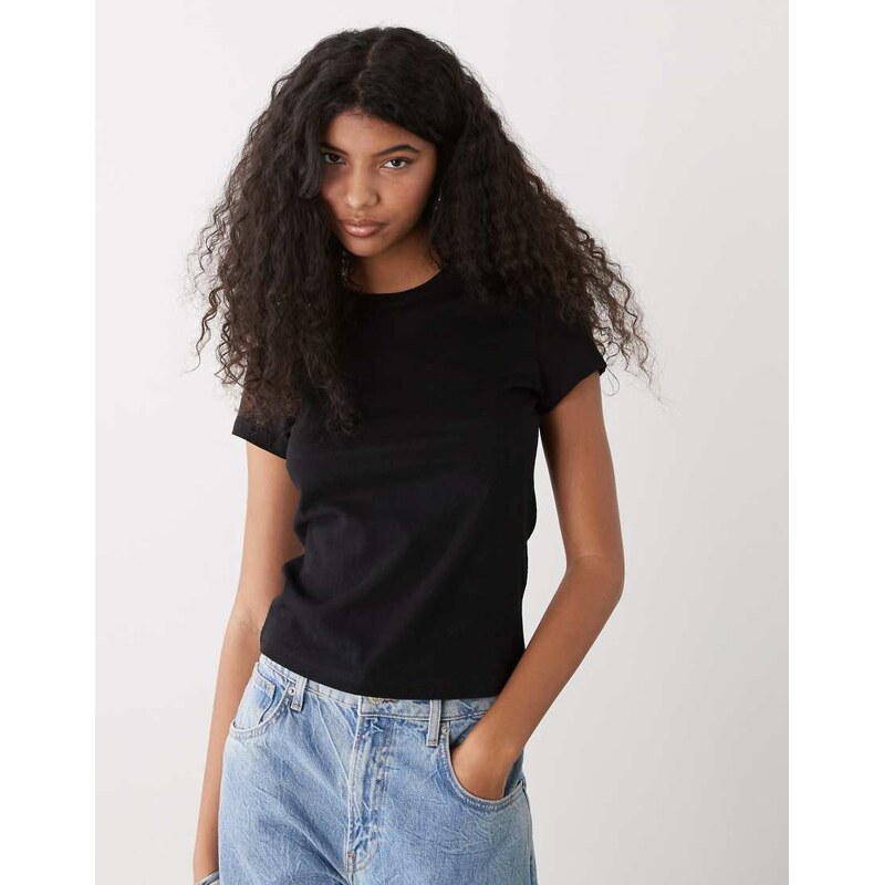 Weekday 90s baby tee in black 113392581