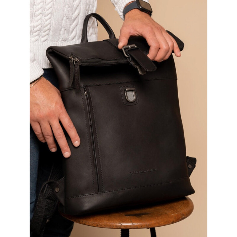 Kožený rolovací batoh The Chesterfield Brand Larsen - černá