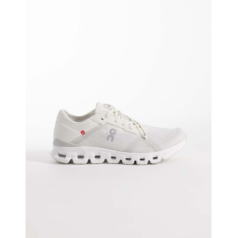 ON Cloud X 4 AD training trainers in white