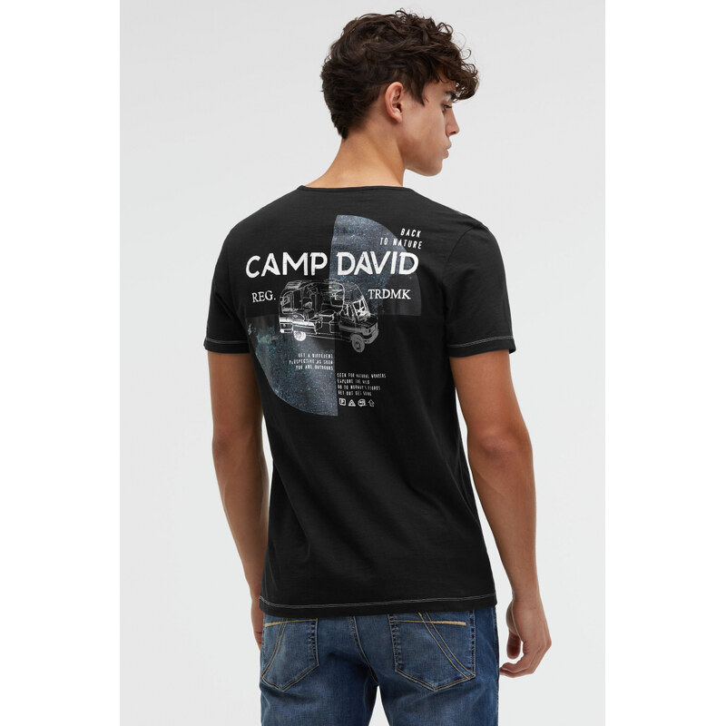 CAMP DAVID Tričko s výstřihem do V a fotopotiskem na zadni straně