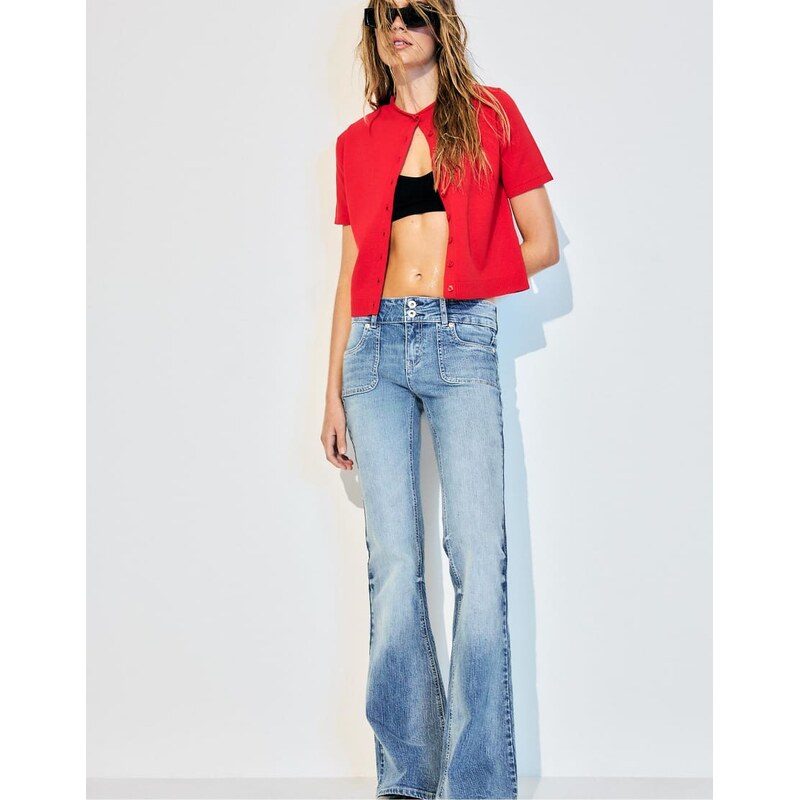 Stradivarius Low-rise jeans with seam pocket in medium blue