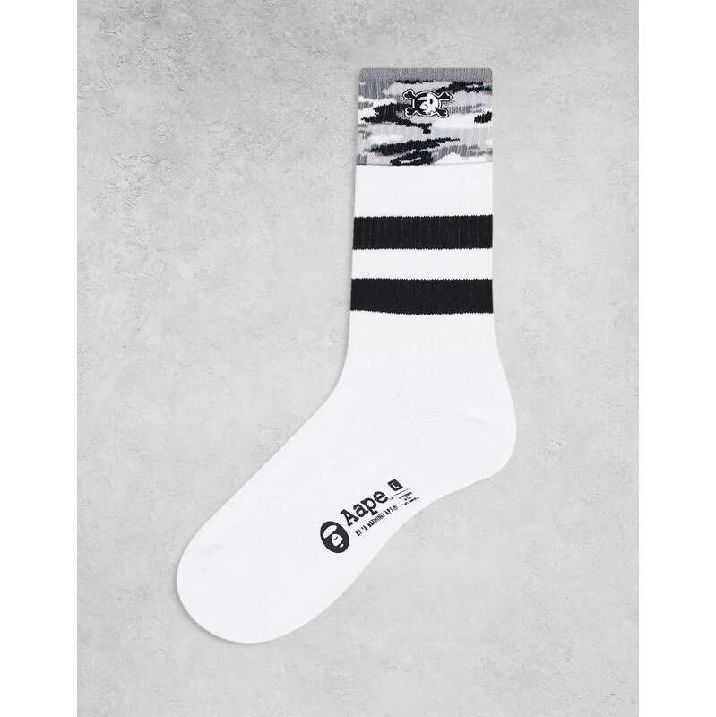 Aape by A Bathing Ape x Erased double layer socks in white and camo 113441622