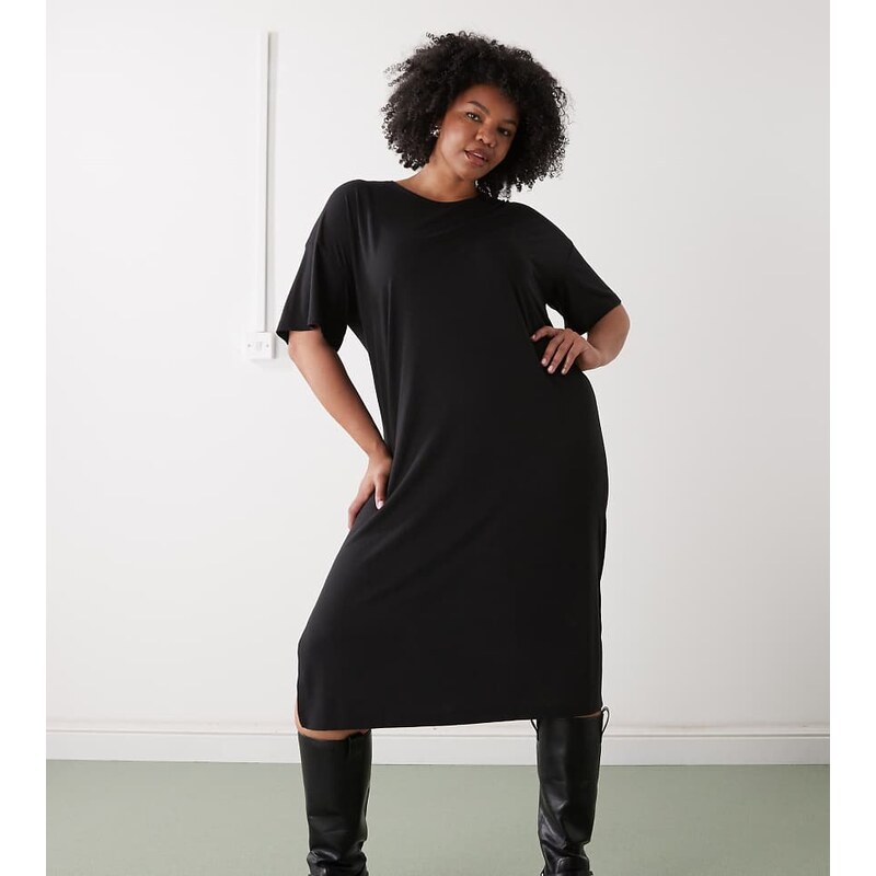 Noisy May Curve midi t-shirt dress in black