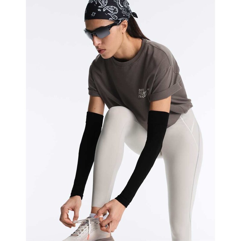 OYSHO Compression arm warmers in black 113500364