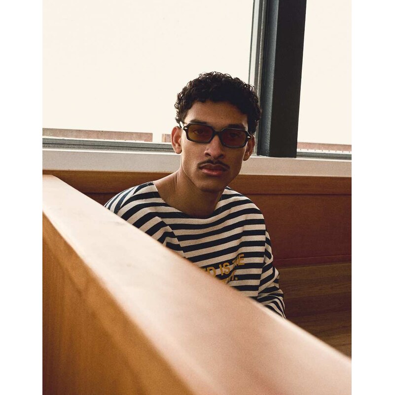 Bershka Plastic sunglasses in black-Orange