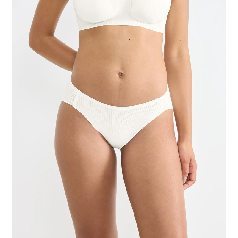 sloggi ZERO Feel Pure – Tanga s vysokým výstřihem, neviditelné