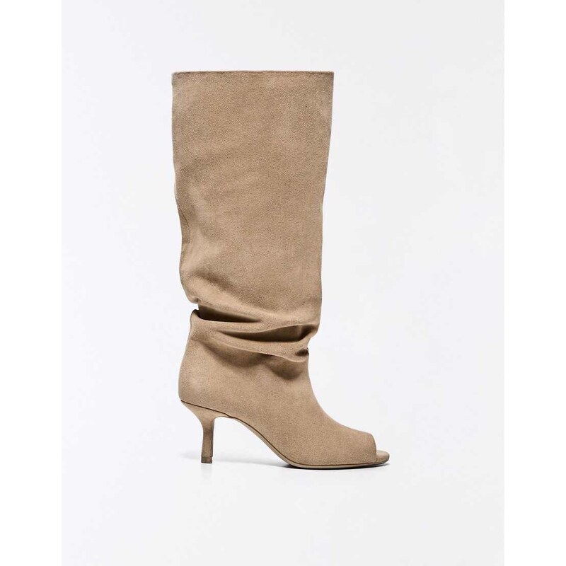 Bershka Split kitten heel boots in beige-Neutral 113518859