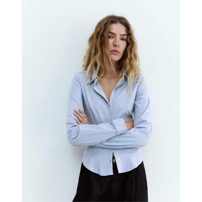 Pull&Bear Fitted shirt with pleats in medium blue