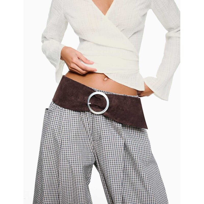 Bershka Faux suede belt in brown 113562051