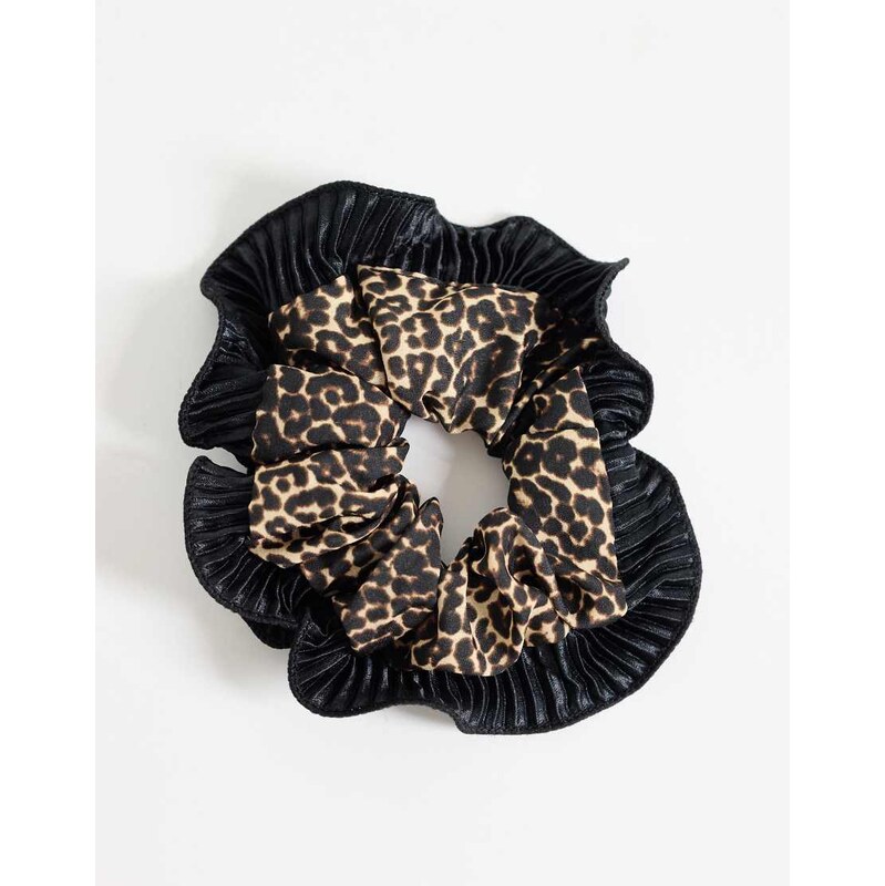 Pieces plisse trim scrunchie in black leopard print 113564349