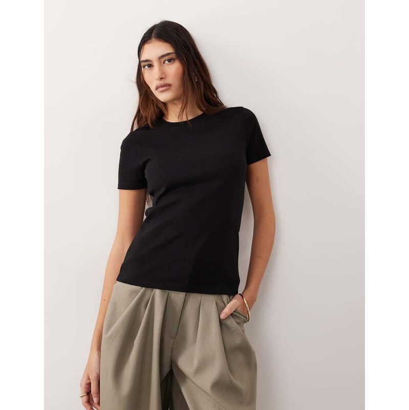 ARRANGE sculpted crew neck t-shirt in black 115522177