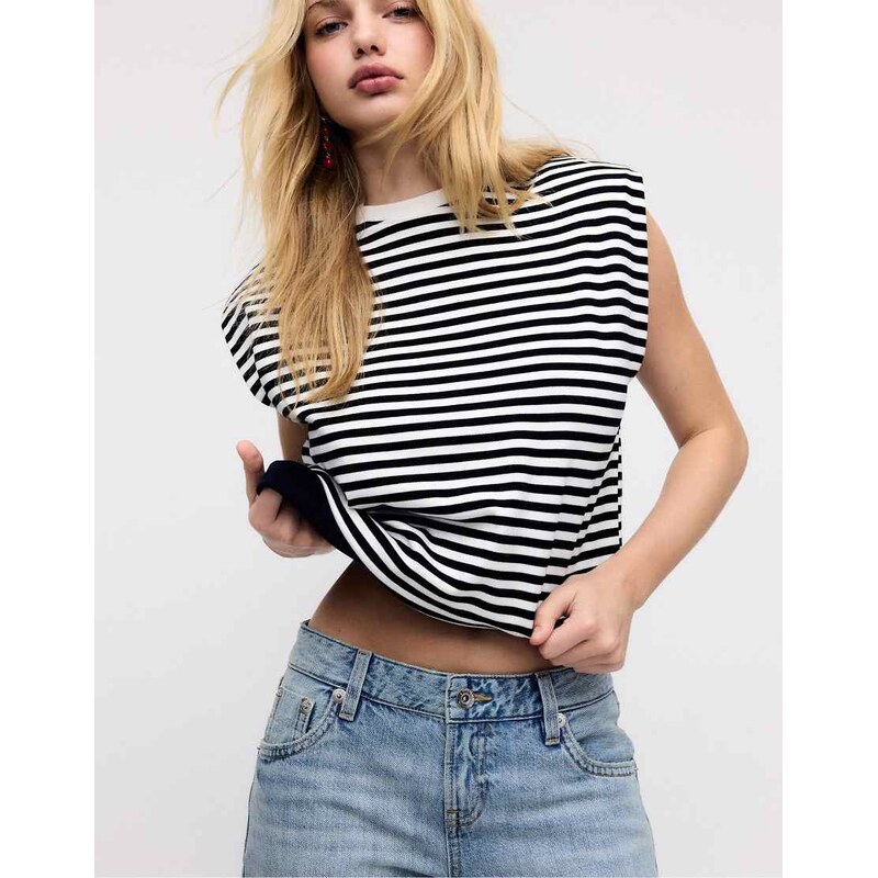 Stradivarius Basic striped padded shoulder t-shirt in black 113616820