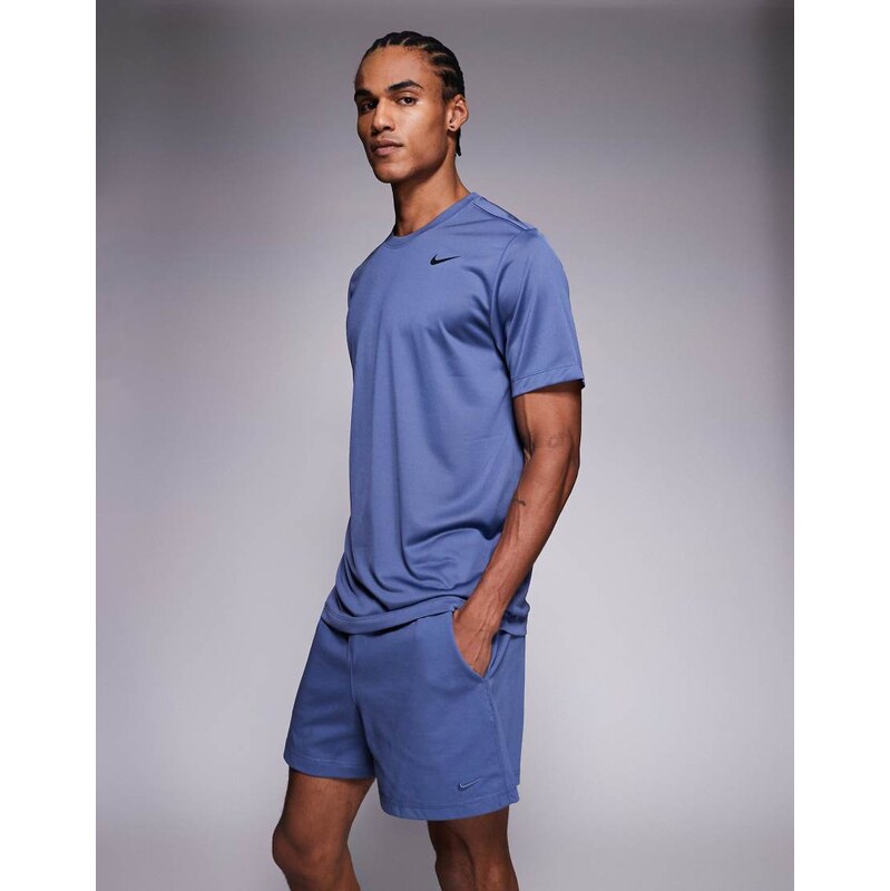 Nike Training Athletic Club 5 inch shorts in blue