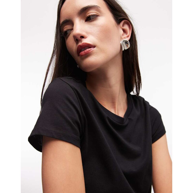 Monki t-shirt in black