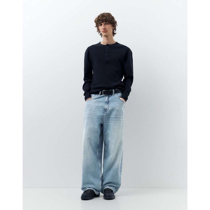 Pull&Bear Embroidered super baggy jeans in medium blue