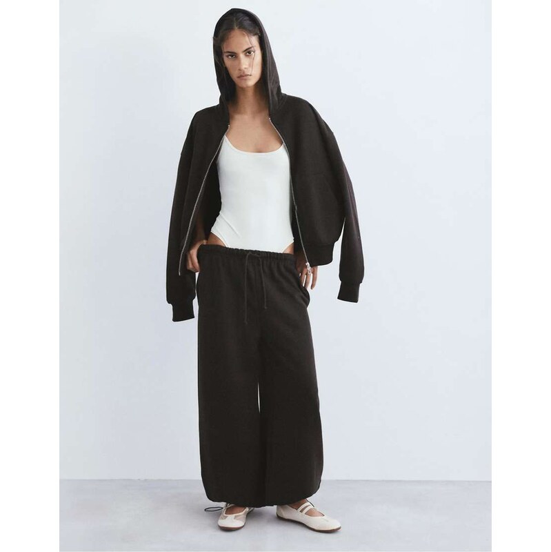 Pull&Bear Wide-leg tracksuit bottoms in brown 113681634