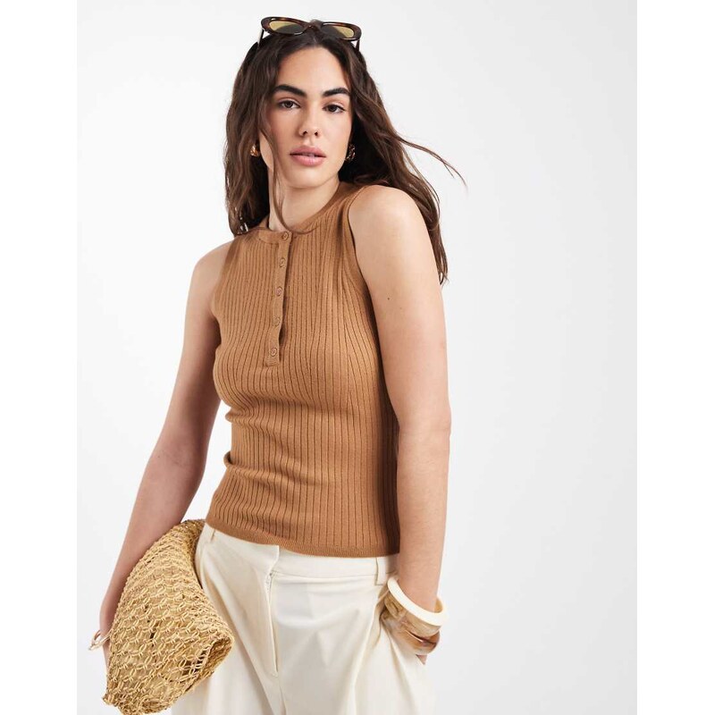 New Look sleeveless henley vest in tan-Brown
