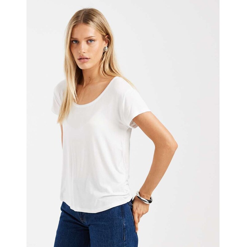 Hollister short sleeve scoop neck t-shirt in white