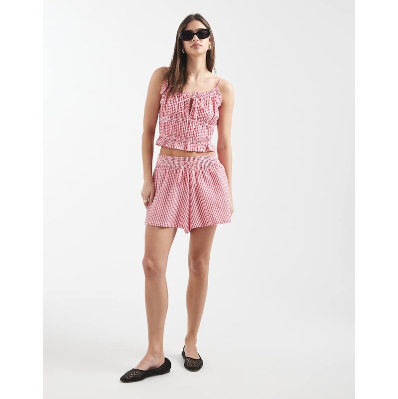 Aray beach short in red gingham