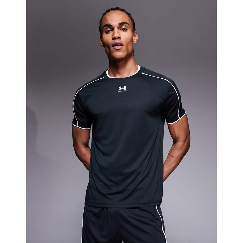 Under Armour Challenger training short sleeve t-shirt in black