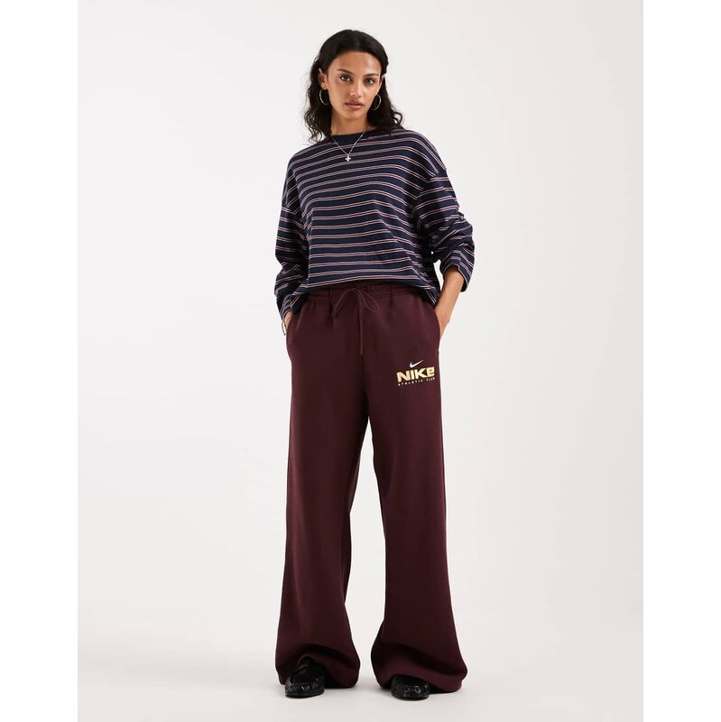 Nike Varsity wide leg joggers in burgundy-Red