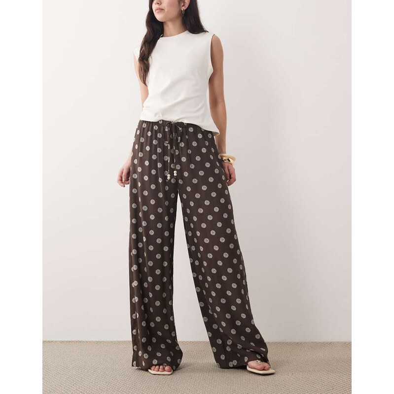 Abercrombie & Fitch crinkle pull on trousers in brown floral print 113742545