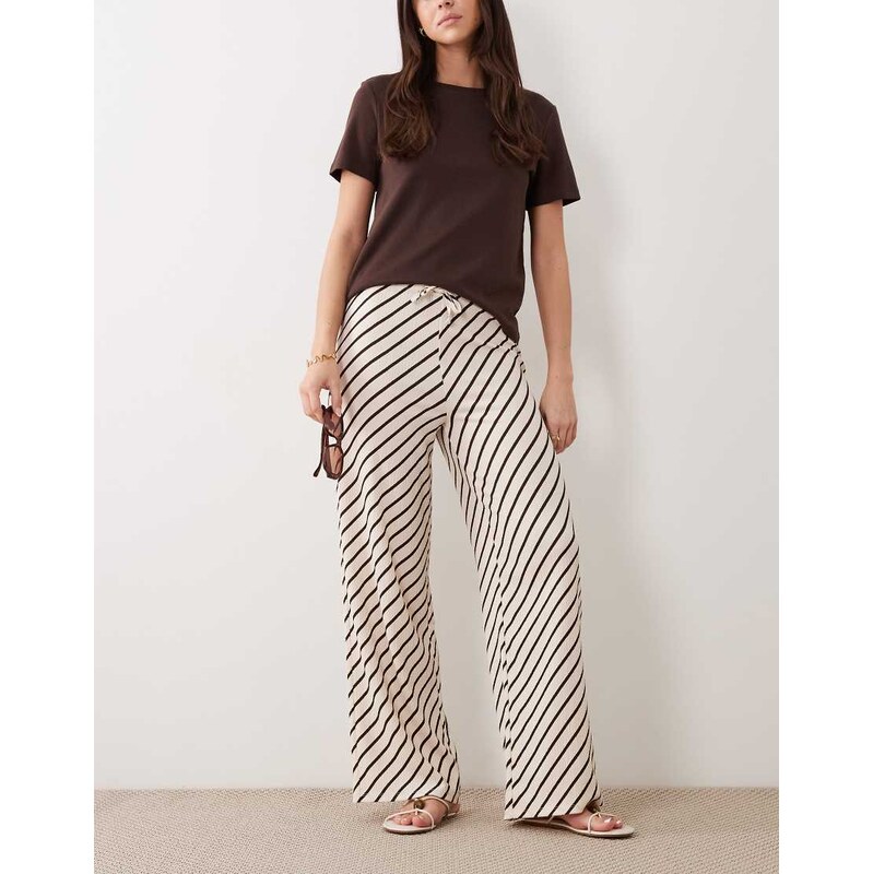 New Look crinkle wide leg trouser in cream and brown stripe