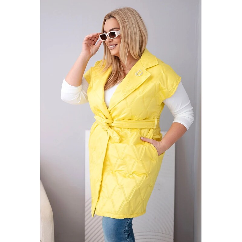 Kesi Włoski Žlutá prošívaná vesta Kesi Plus Size s páskem
