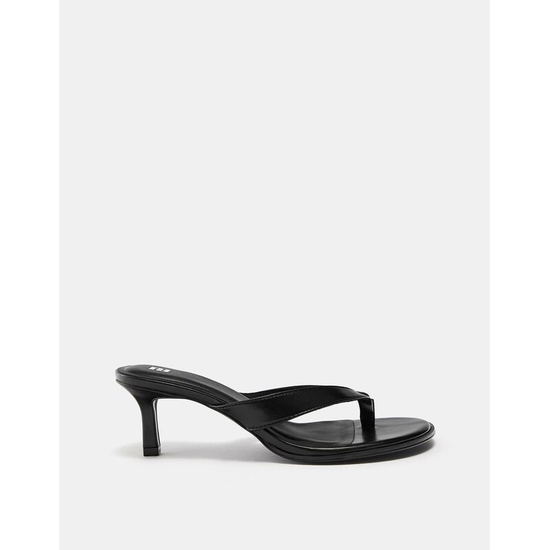 Pull&Bear Mid heel toe thong sandals in black 113885325