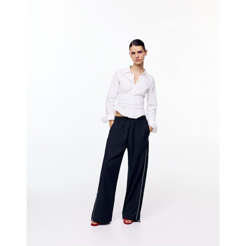 Pull&Bear Contrast tracksuit trousers in navy 113880644