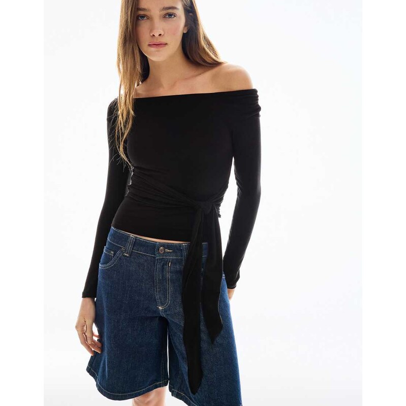 Bershka Asymmetric long sleeve t-shirt with tie in black 113880647