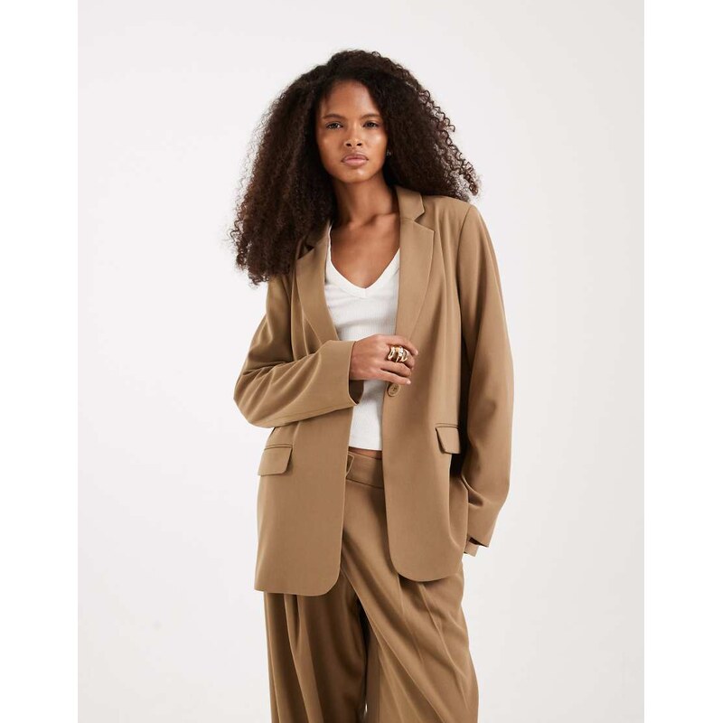 Vero Moda loose fit open back detail blazer mix & match co-ord