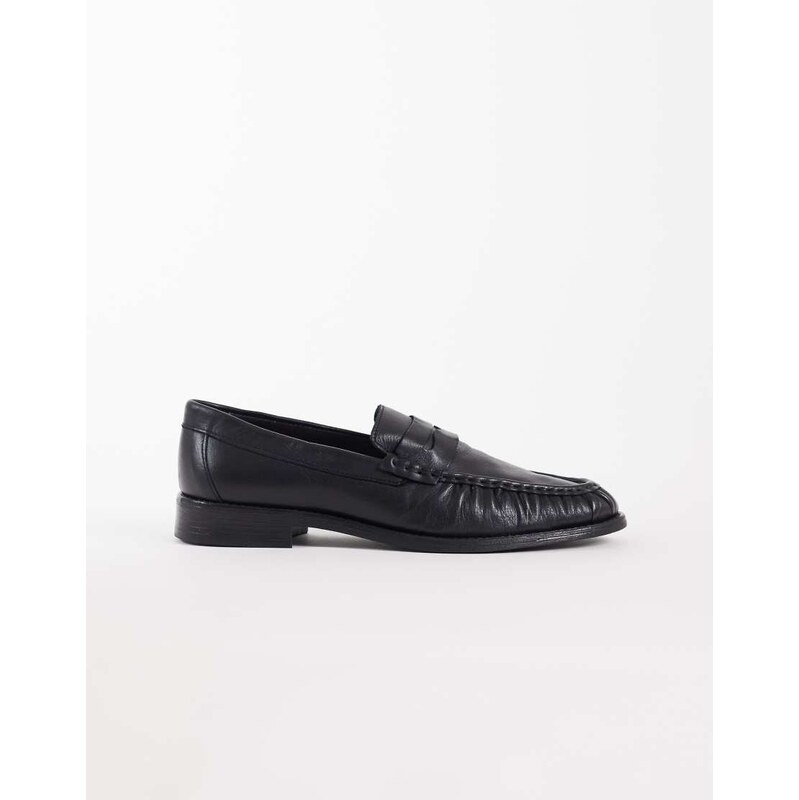 NOAK made in Portugal loafers in black leather with ruched apron