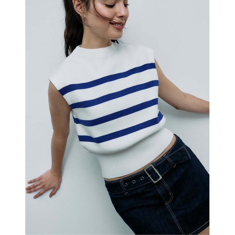 Stradivarius Knit round neck top in ecru-White 113881802