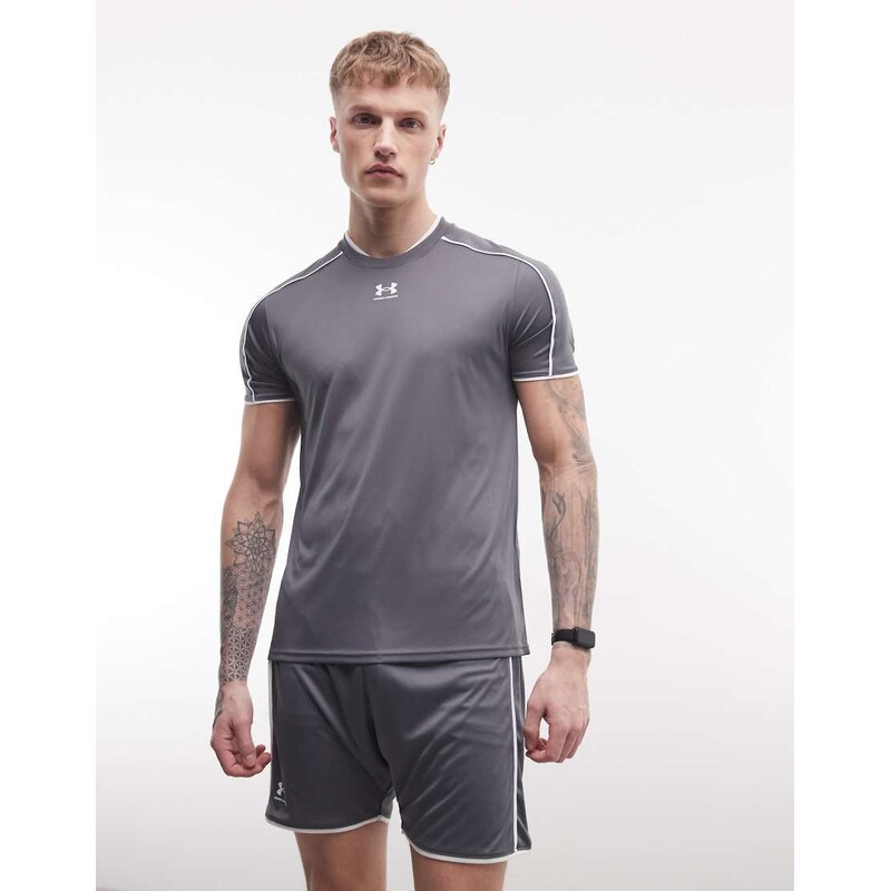 Under Armour Challenger training short sleeve t-shirt in