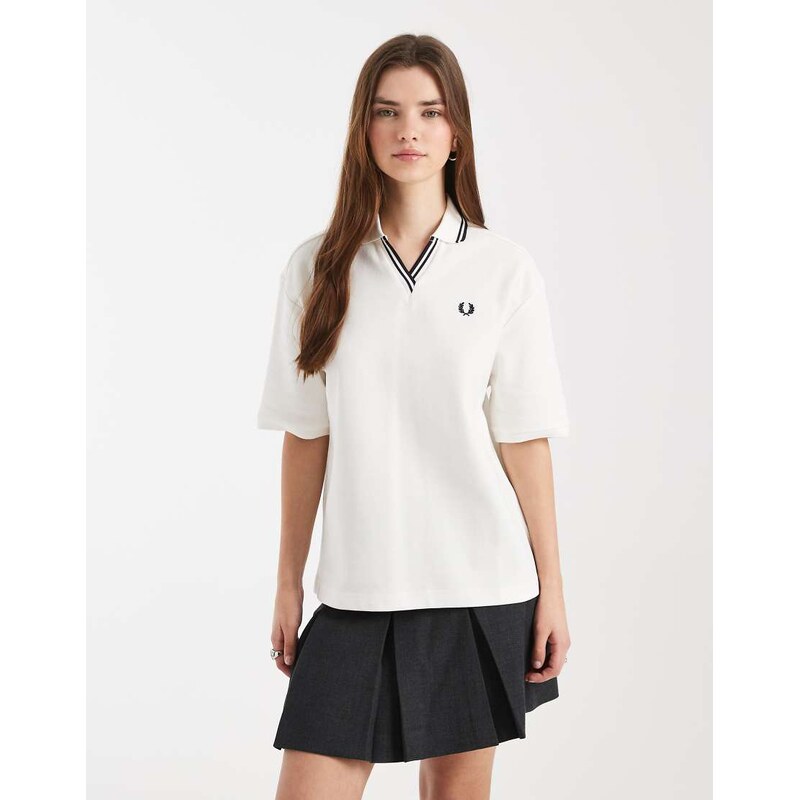 Fred Perry open tipped collar logo polo shirt in white 114082529