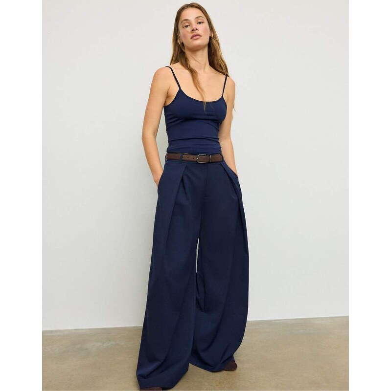 Stradivarius Maxi-dart trousers with belt in dark blue-Navy 115535881