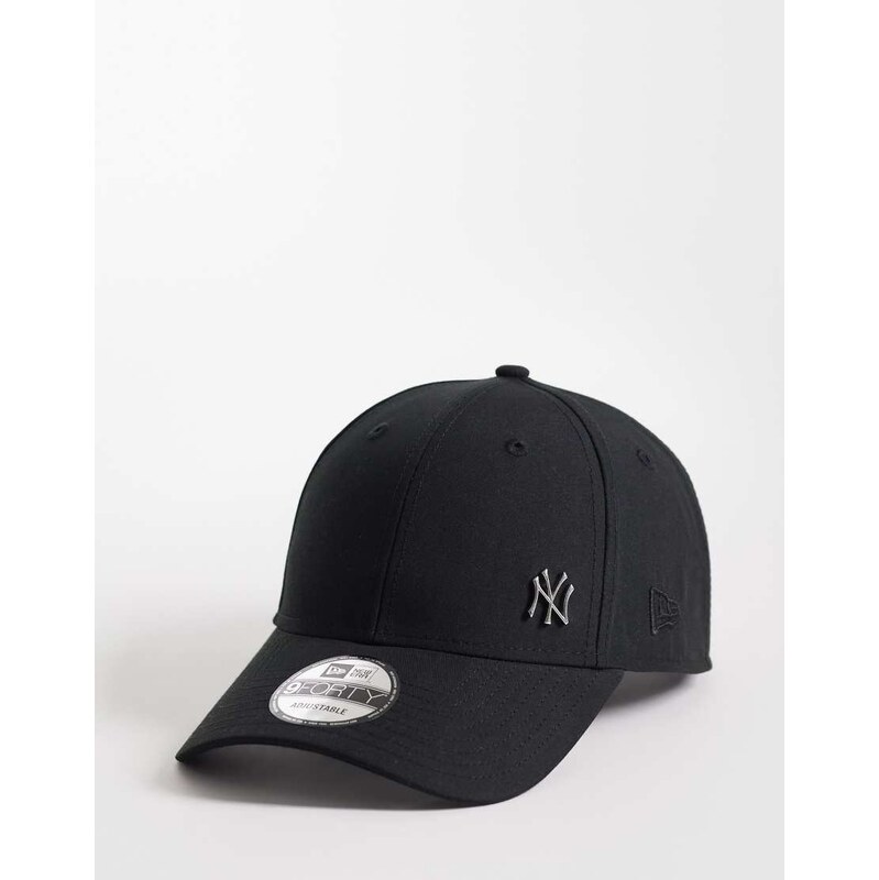 New Era NY Yankees 9forty flawless cap with metal badge in black