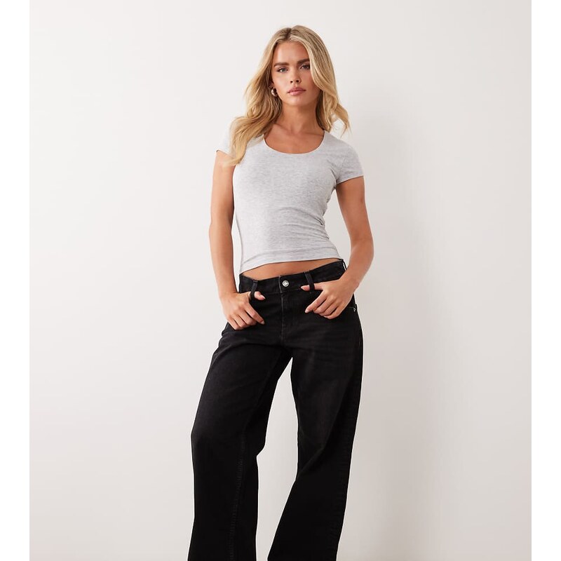 ASOS Petite ASOS DESIGN Petite low rise baggy jeans in black 114221848
