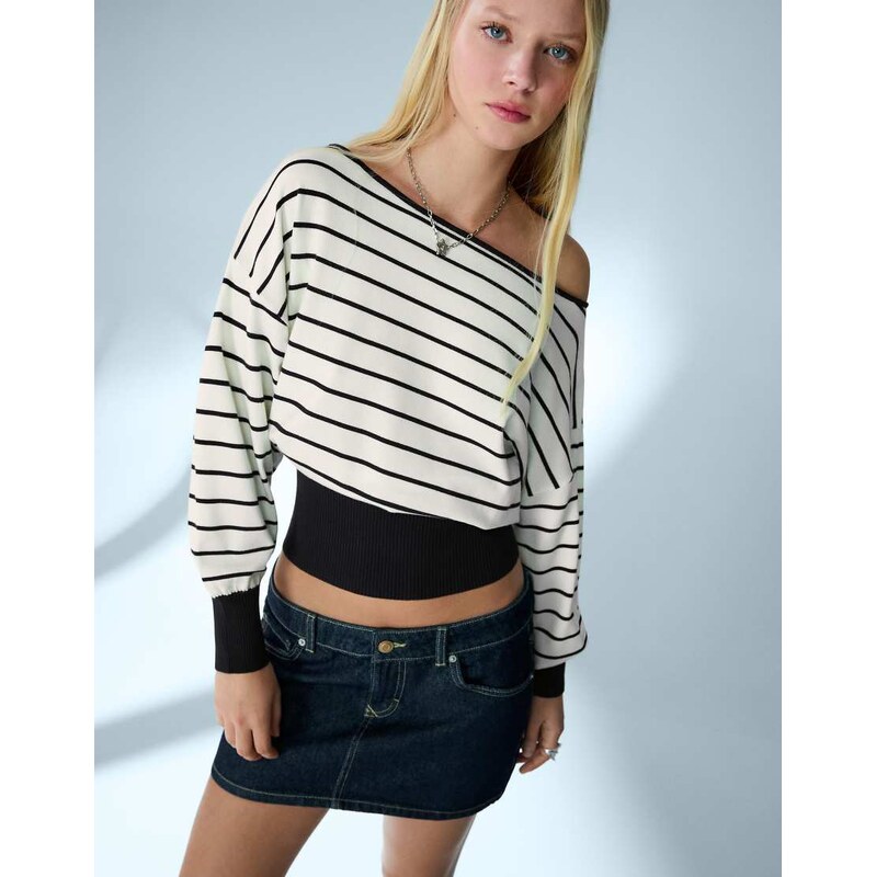 Bershka Asymmetric neck print jumper in black 114222035