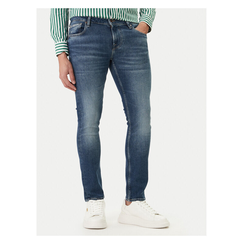 Jeansy Guess