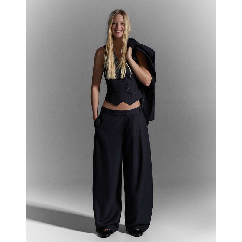 Bershka Crossover waist loose-fitting trousers in blue-Navy