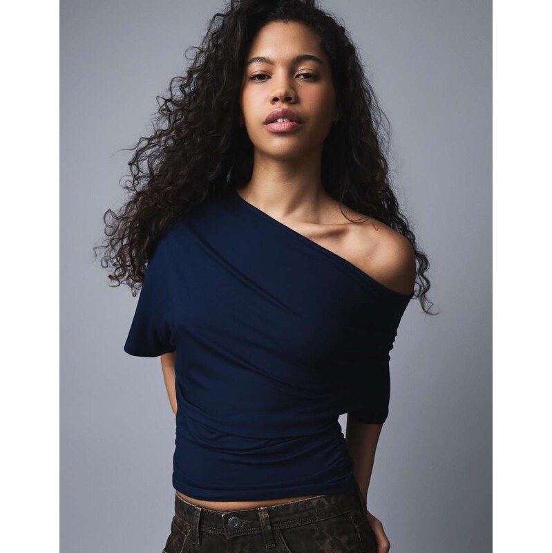 Bershka Asymmetric print short sleeve t-shirt in navy 115532203