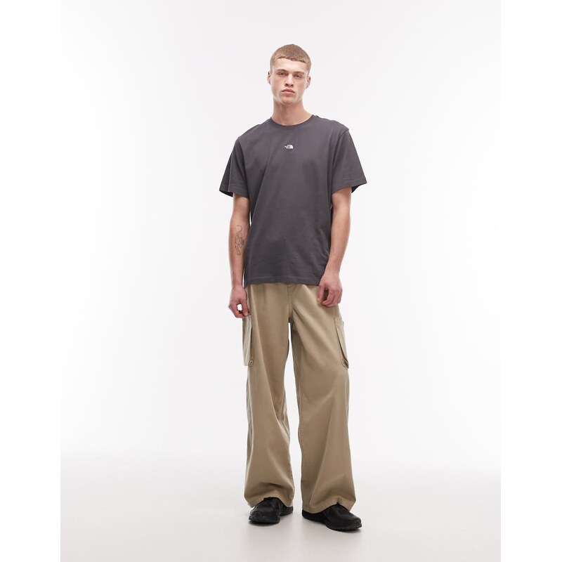 The North Face Essential central logo t-shirt in dark grey - GREY