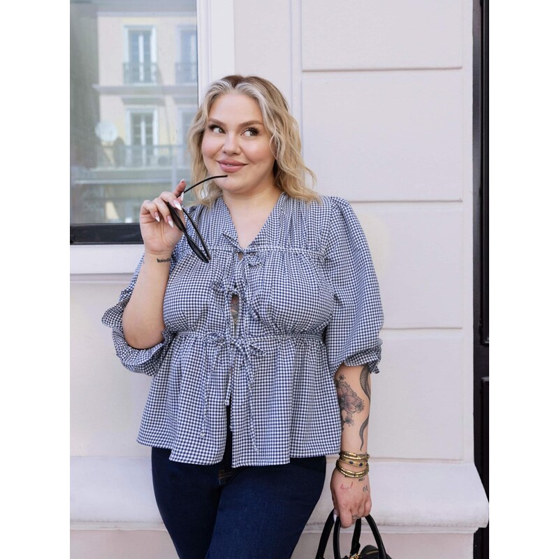 Trendyol Curve Halenka námořnická modř / bílá