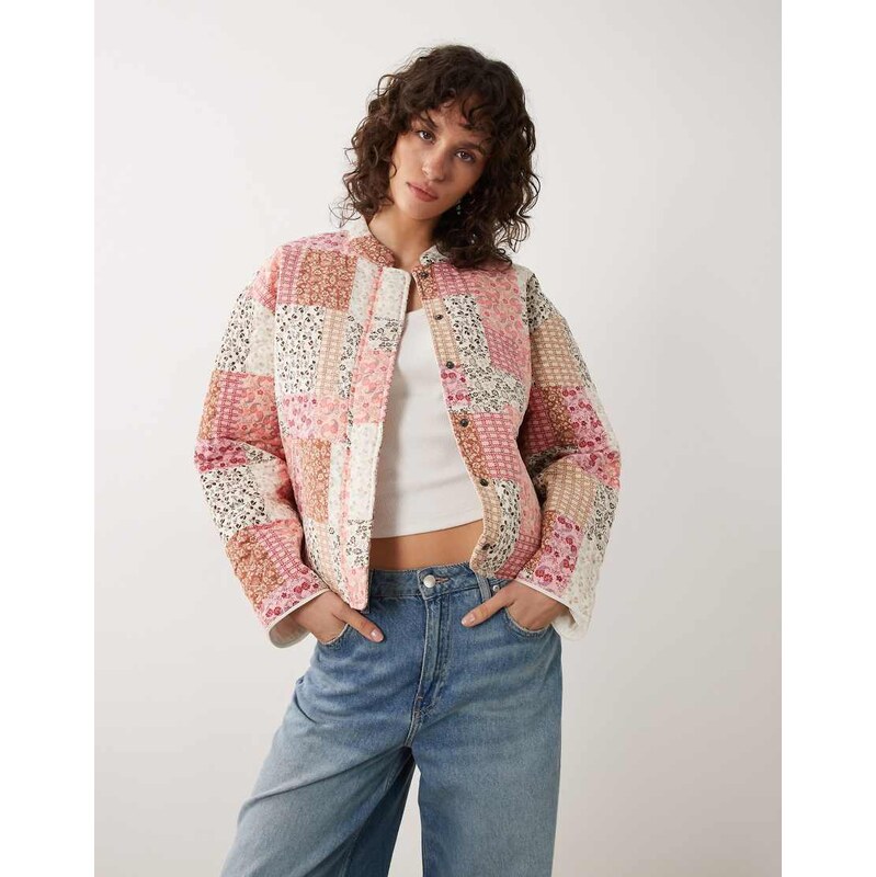 JDY quilted boxy jacket in pink paisley 114343120