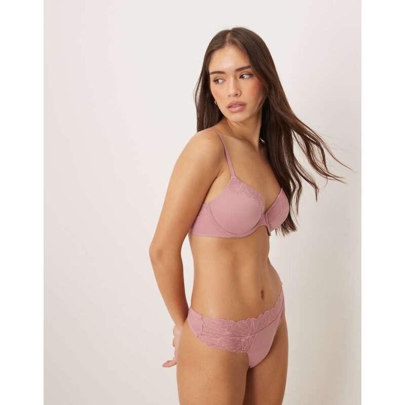 Calvin Klein Perfectly Fit Lace lightly lined perfect coverage bra in 114375292