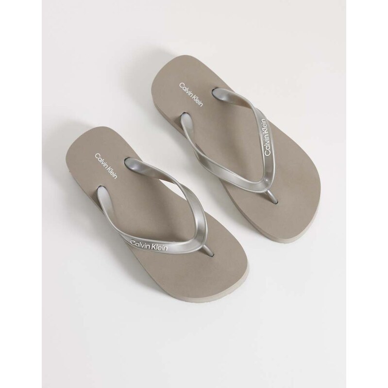 Calvin Klein Jeans flatform metallic flip flop sandal in cream-White 114375297